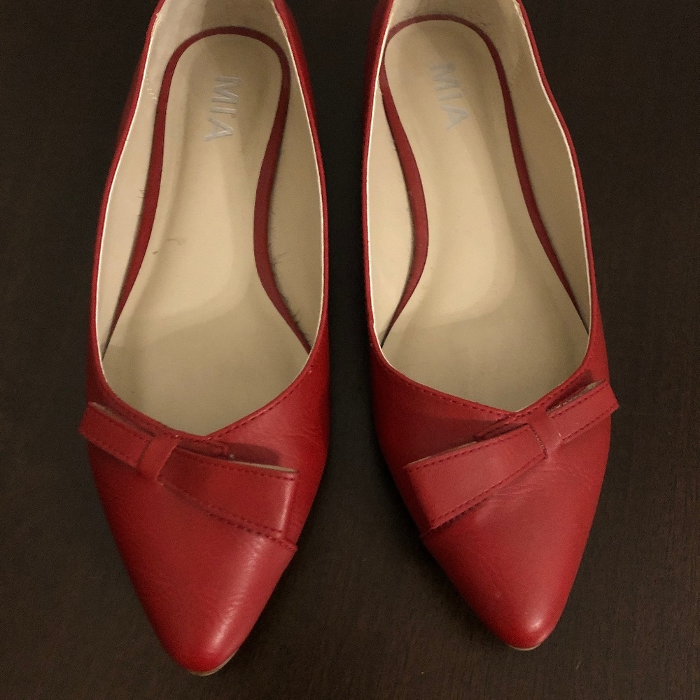 MIA Red flats 7.5
